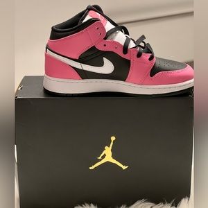 Air Jordan 1 Mid (Grade School) Black/White-Pinksicle